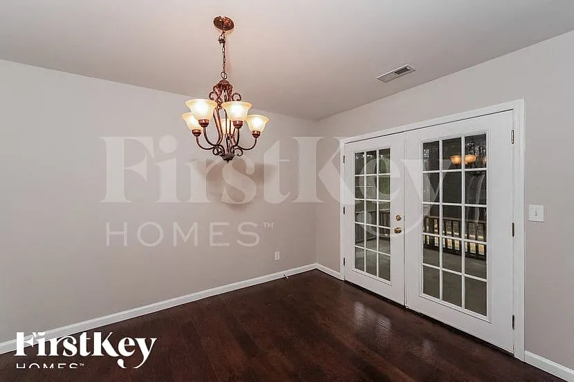 3 bed, 2.0 bath, 1426 sqft, $1,750 — Photo 4