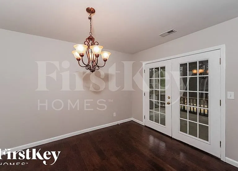 400 Crooked Creek Ln — Photo 4