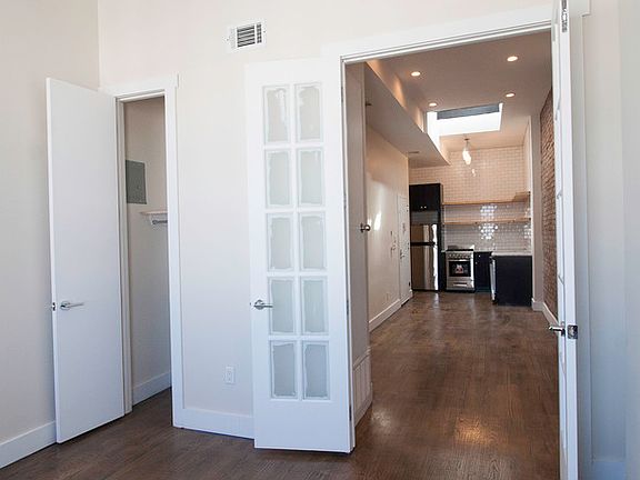 5th image of 238 Stockholm St APT 3R