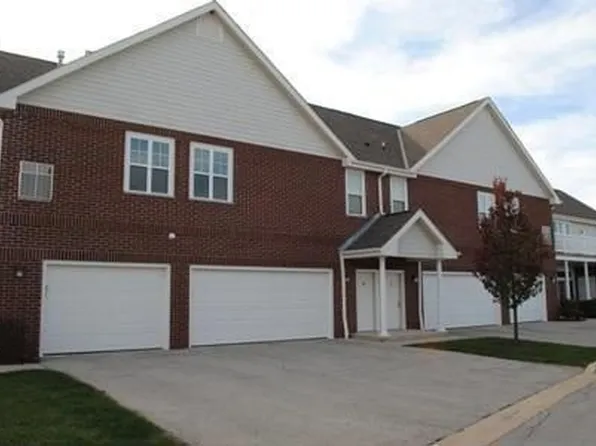 12374 W Virginia Cir #21-6, Franklin, WI 53132
