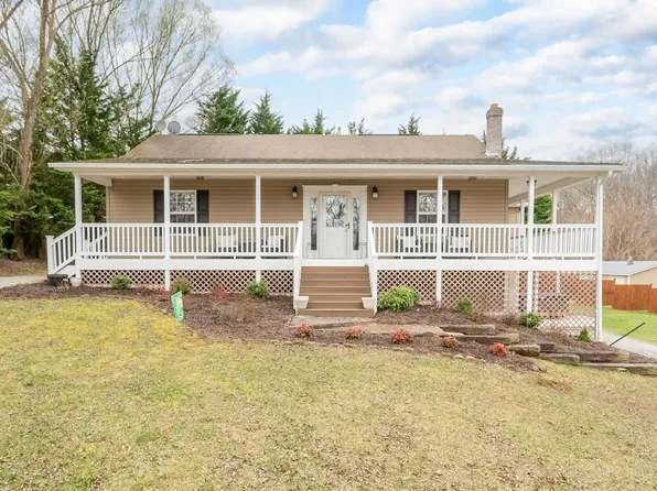 835 Ivanhoe Rd, Max Meadows, VA 24360