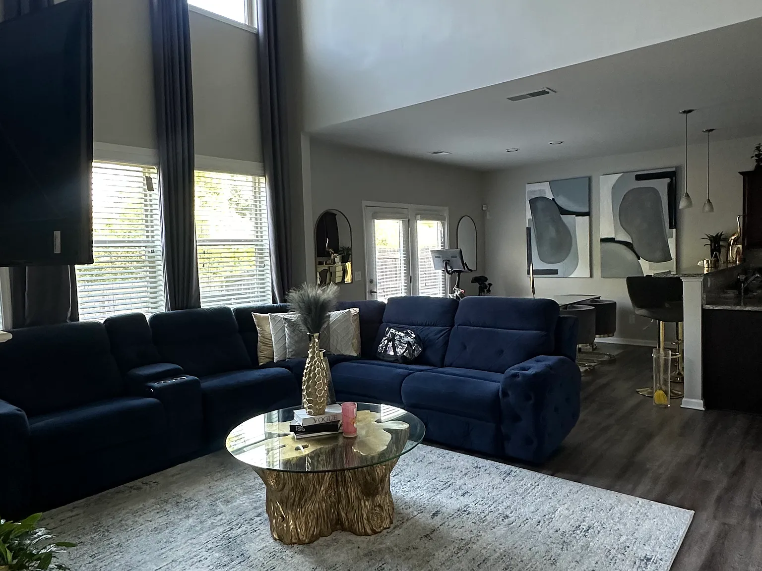 2415 Oakleaf Cir — Photo 2