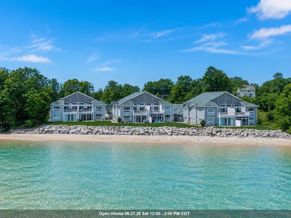 2614 Lake St, Algoma, WI 54201