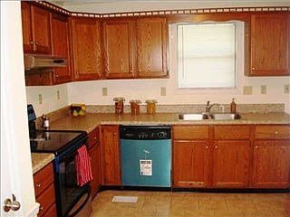 4th image of 5033 Montcrest Dr