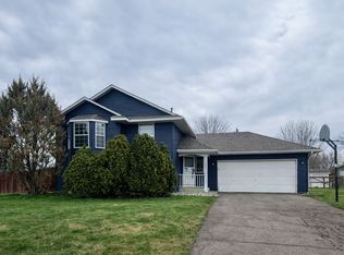 1301 Thistle Ln, Shakopee, MN 55379