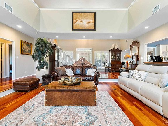 4th image of 4525 Bohemia Pl