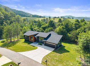 4 Tremorra Trl, Leicester, NC 28748