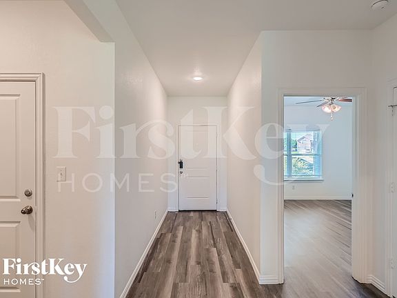 4th image of 7352 Parkside Place Dr