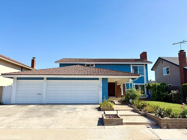 9256 Crocus Ave — Photo 2