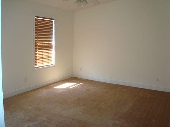 3rd image of 726 Graham Way