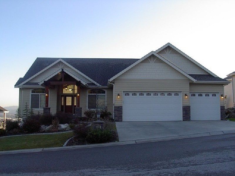 1st image of 8626 E Red Oak Dr