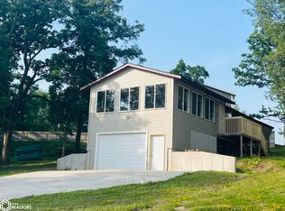 127 Valley Rd, Montezuma, IA 50171