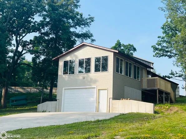 127 Valley Rd, Montezuma, IA 50171