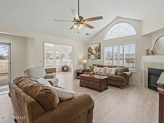 2nd image of 8812 Parkview Oaks Cir