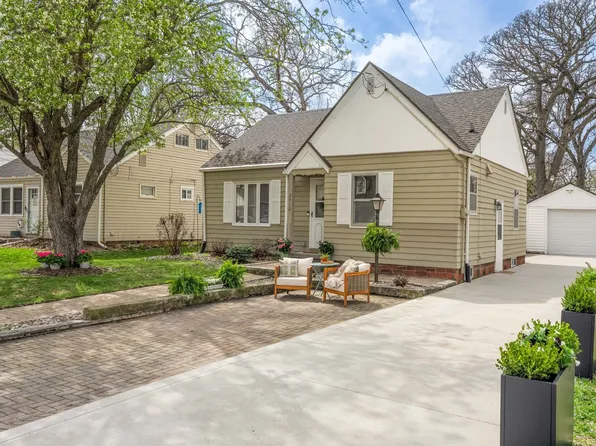 2512 33rd St, Des Moines, IA 50310