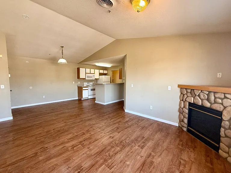 2226 W Elizabeth St #D303 — Photo 8