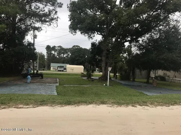 137 Florida Ln, Crescent City, FL 32112