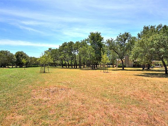 4th image of 804 Cedar Park Dr