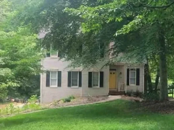 7274 Pellinore Dr, Pfafftown, NC 27040