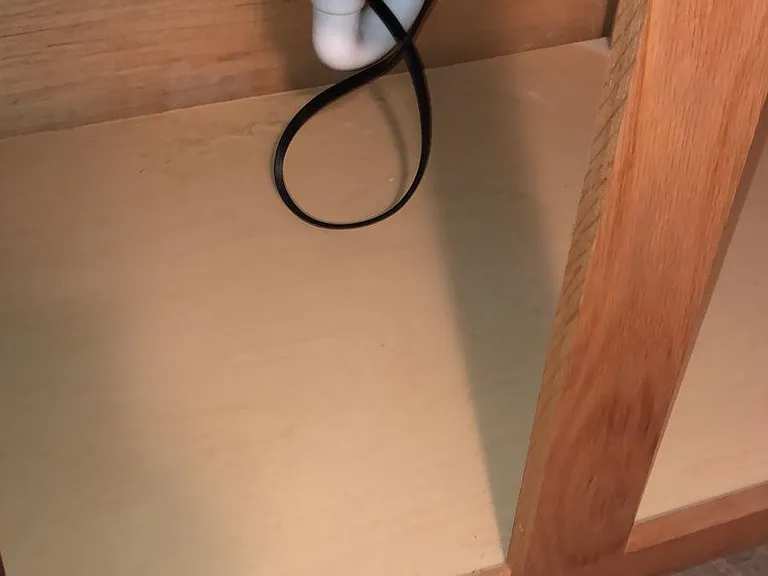 Colonial Manor — Photo 24