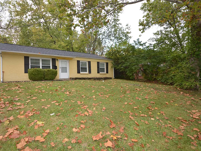 1086 Wellspring Dr — Photo 2