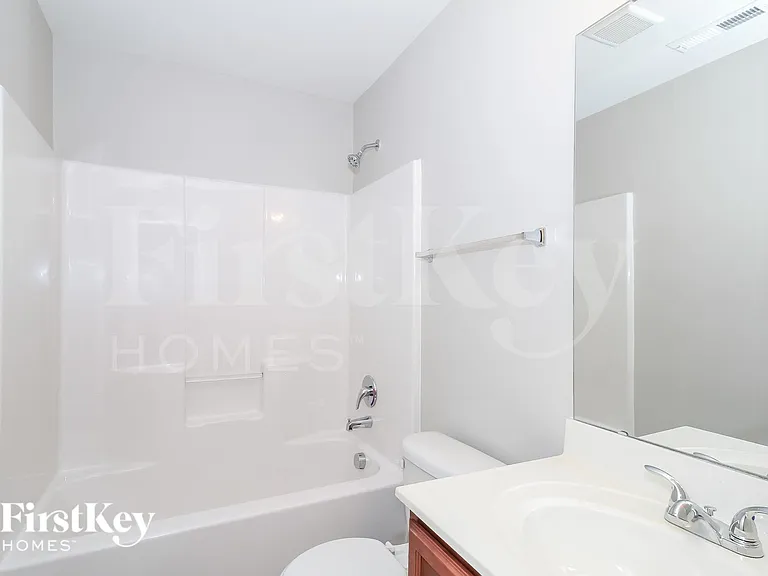 4360 Oak Pointe Dr — Photo 13