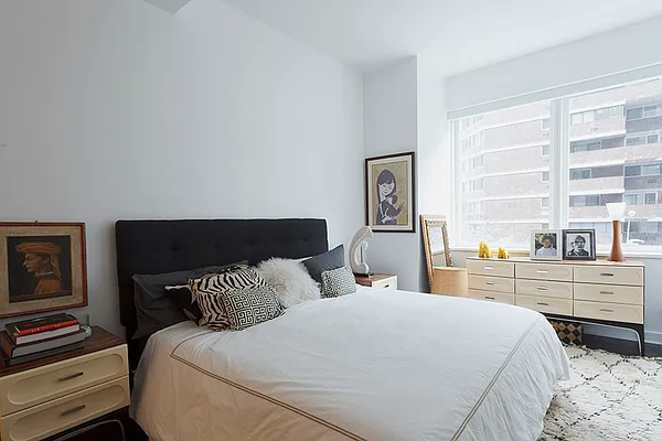 Sold by A & I Broadway | media 22