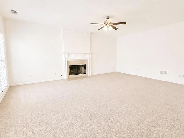 7430 Bronson Way — Photo 8