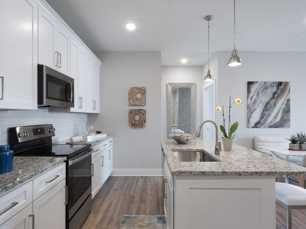 150 Country Squire Dr #2104