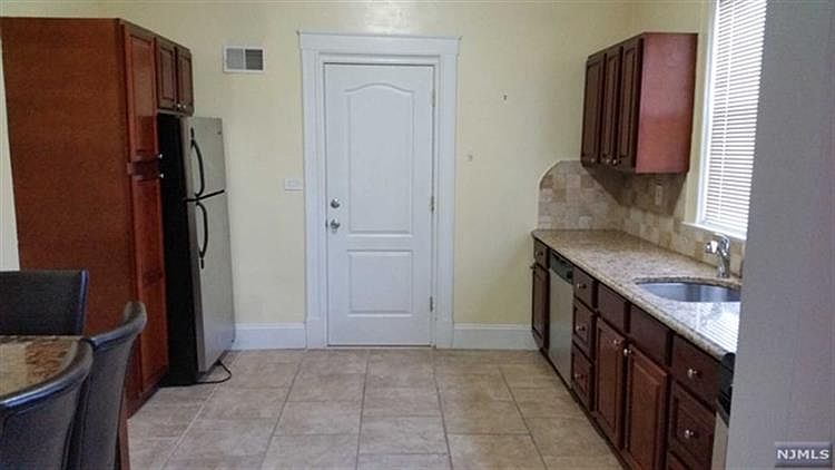 2nd image of 415 Terrace Ave