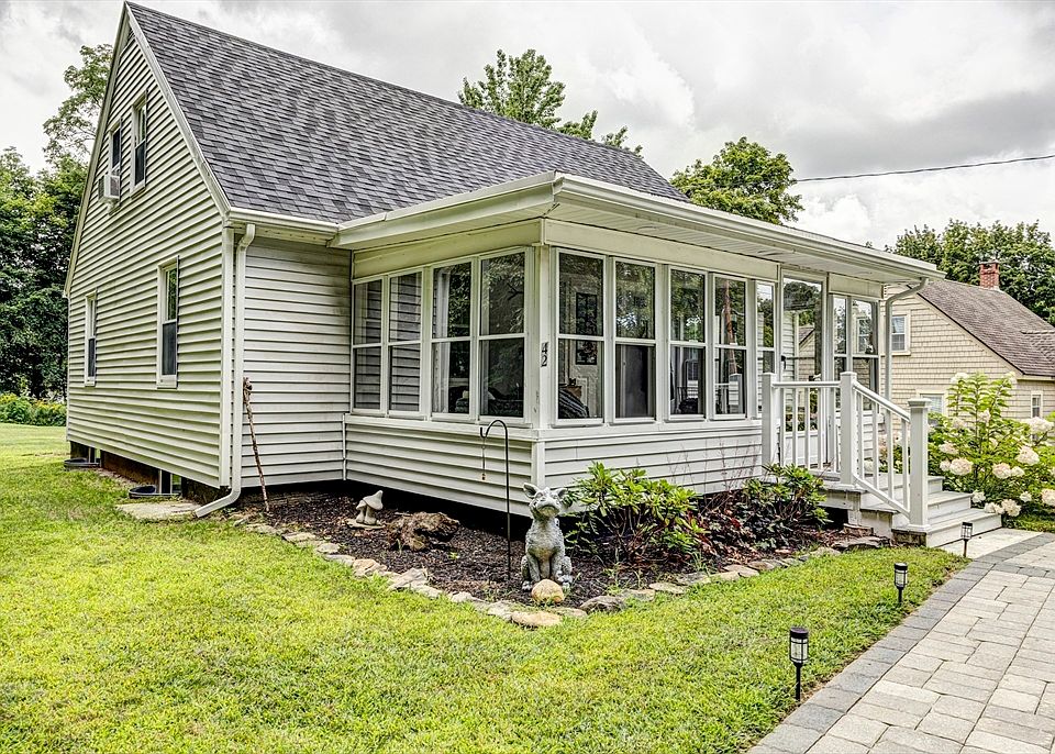 1st image of 42 Pleasantview Ave