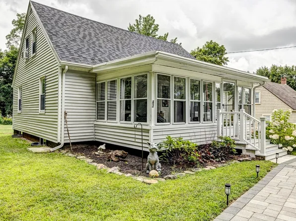 42 Pleasantview Ave, Lunenburg, MA 01462