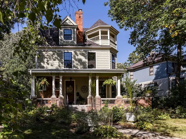 2357 Carter Ave, Saint Paul, MN 55108