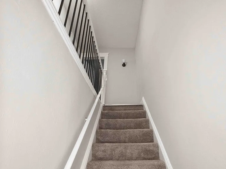 1376 Gladys Ave #1376 — Photo 23