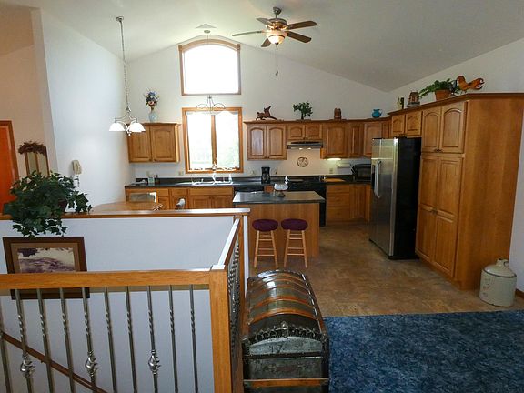 3rd image of 8226 Valley View Rd