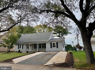 73 Garland Ln, Willingboro, NJ 08046