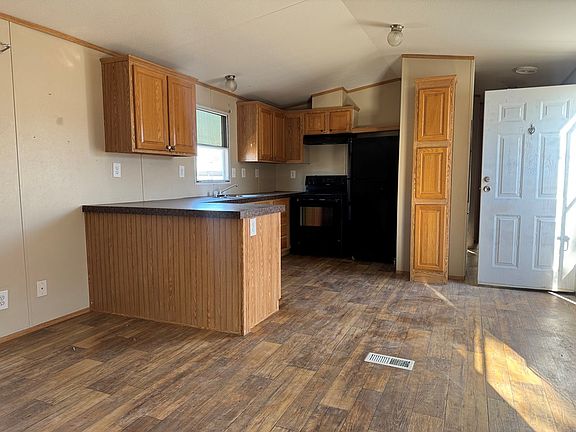 4th image of 3325 Golder Ave