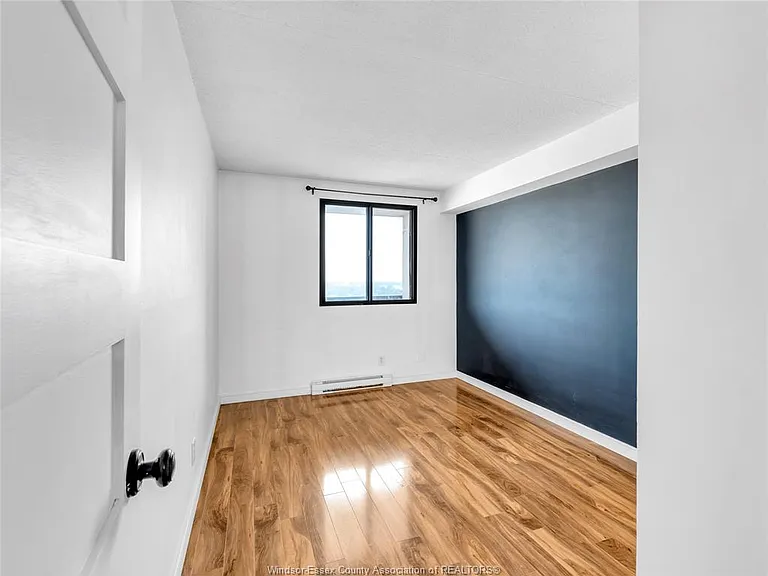 150 Park St W #1911 — Photo 5
