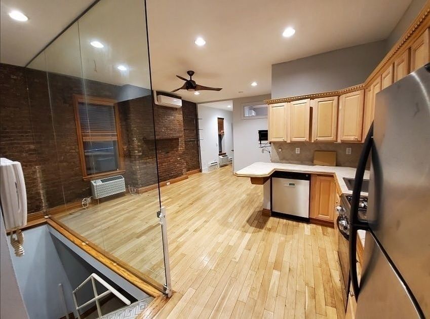 1st image of 536 E 6th St APT 2A
