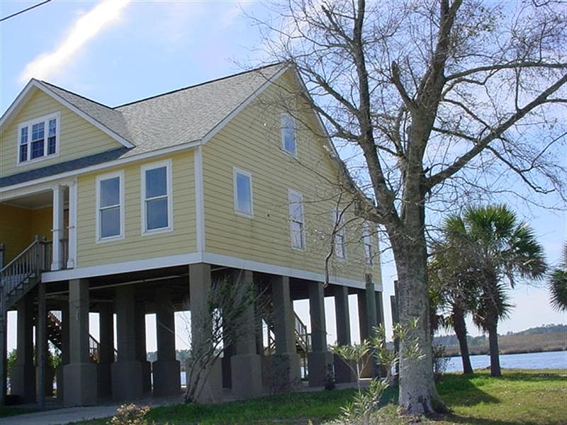 2nd image of 10233 River Dr