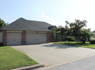816 E Roubidoux St, Nixa, MO 65714