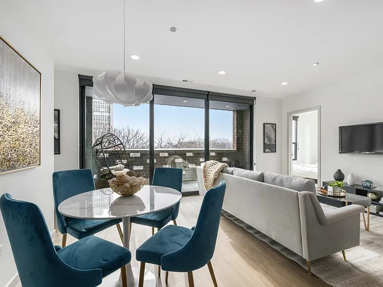 514 W Arlington Pl #801 — Photo 7