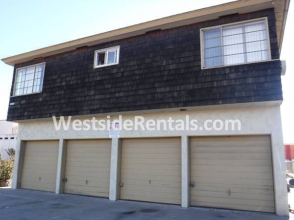1st image of 2833 Shelter Island Dr
