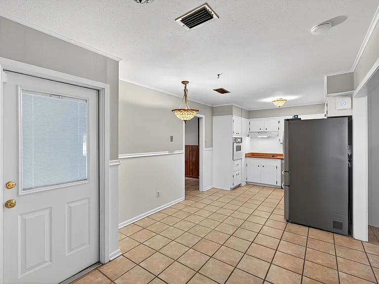 9140 Laurie Ln — Photo 15