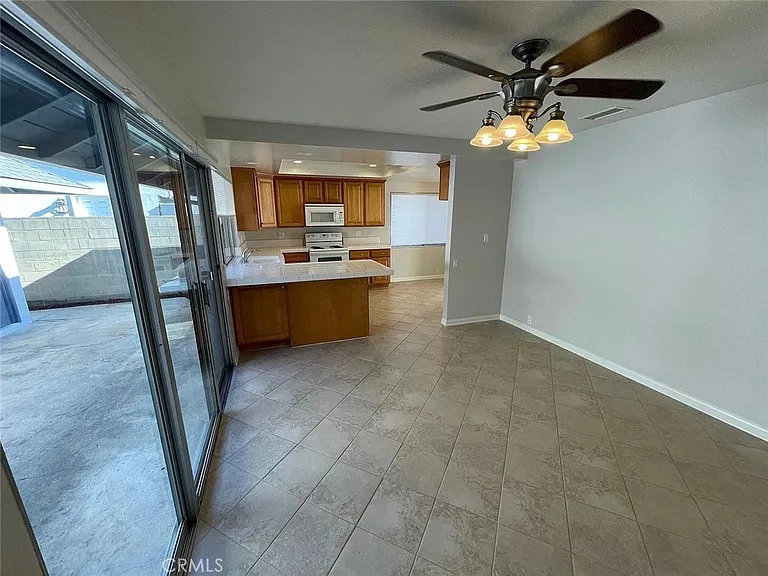 25372 Pacifica Ave — Photo 10