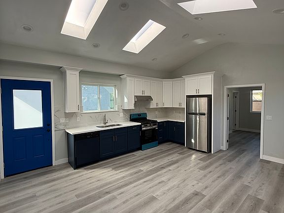 living room/ kitchen (back door view)