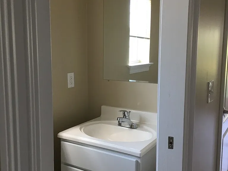 407 Judy Pl — Photo 7