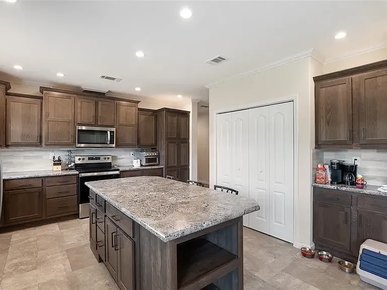 16054 SW 40th St — Photo 49