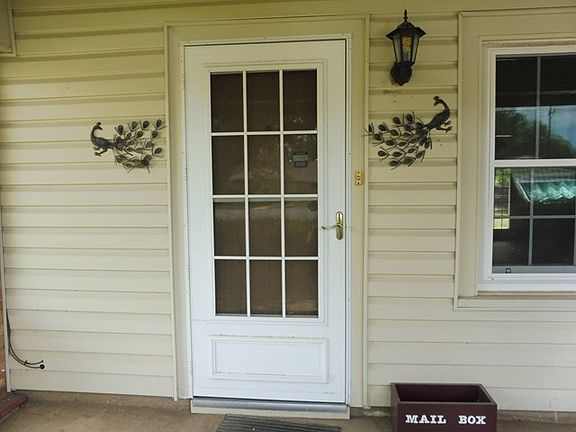 3rd image of 1831 College Hills Blvd