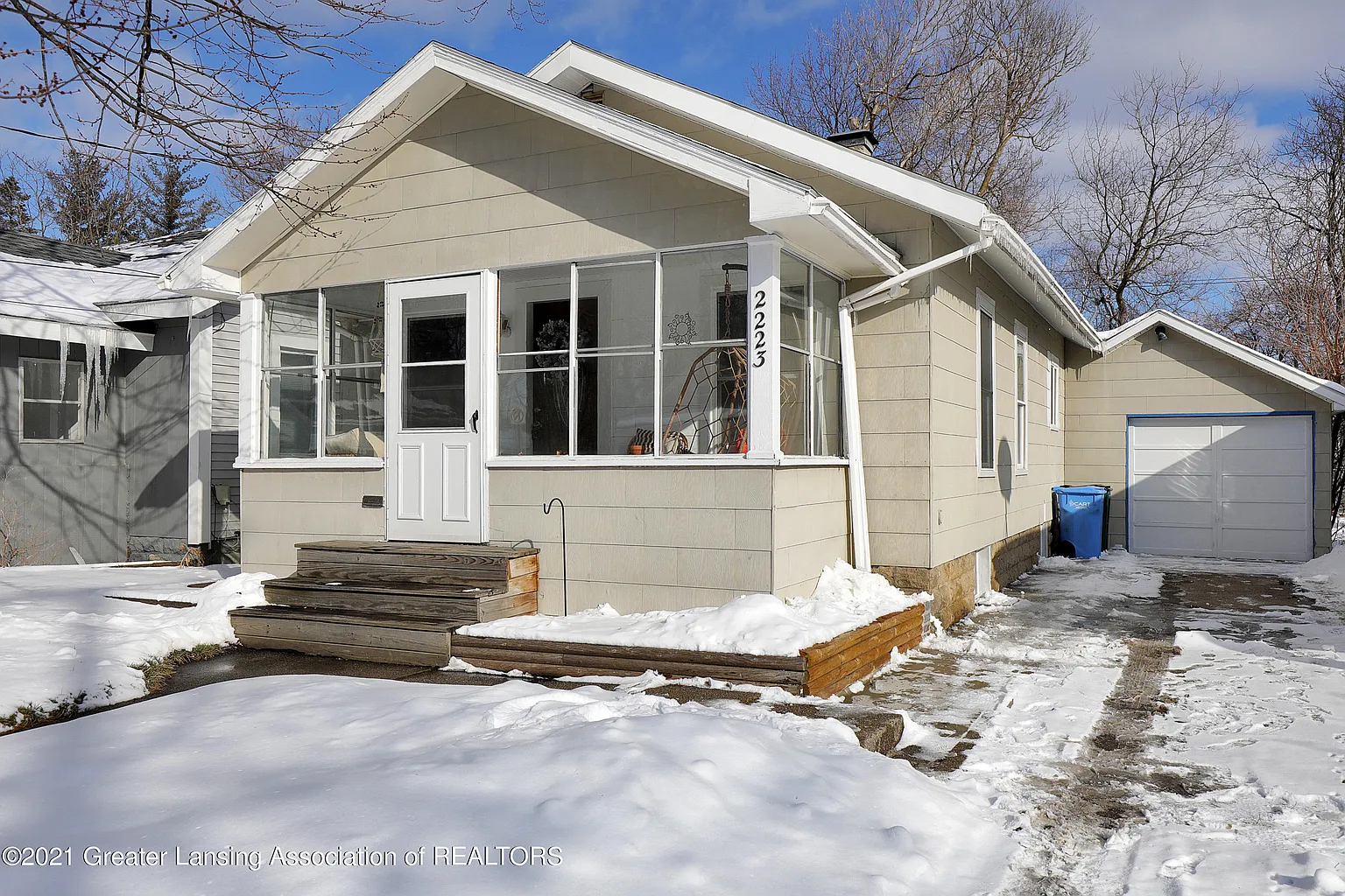 2223 Forest Ave photo 1